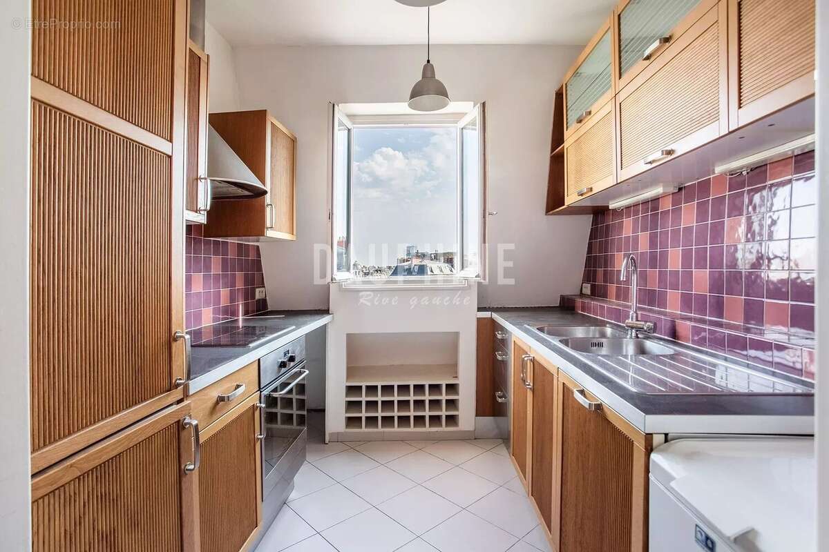 Appartement à PARIS-8E