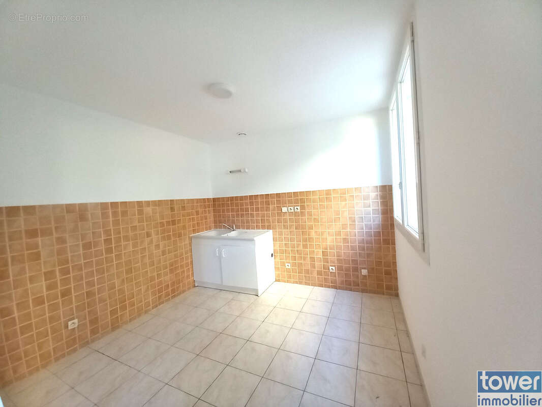 Appartement T4 de 90 m2 avec terrasse   Centre-ville   Résidence sécurisée - photo 6