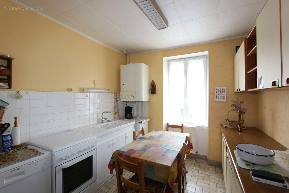 Maison à COULANGES-LES-NEVERS