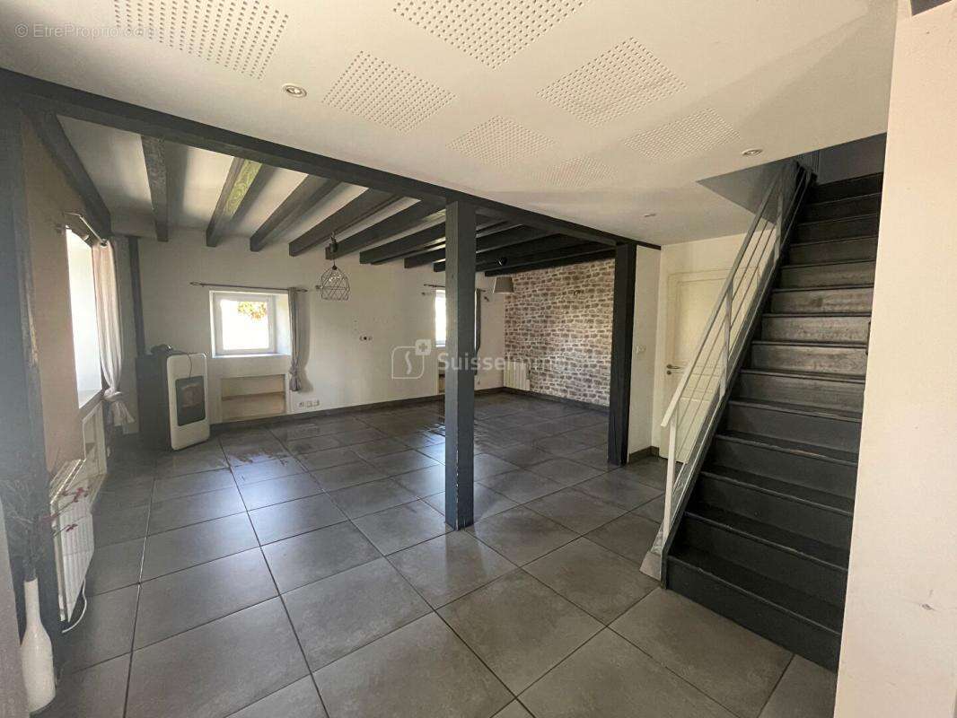 Appartement à EVETTE-SALBERT