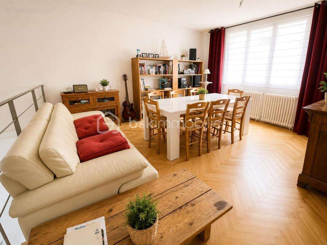 Jolie maison-centre ville -5 chambres - dont studio - grands garages - photo 4