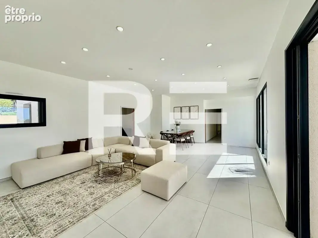 Maison architecte 230m2 sur nimes aec terrain de 2118m2 - photo 4