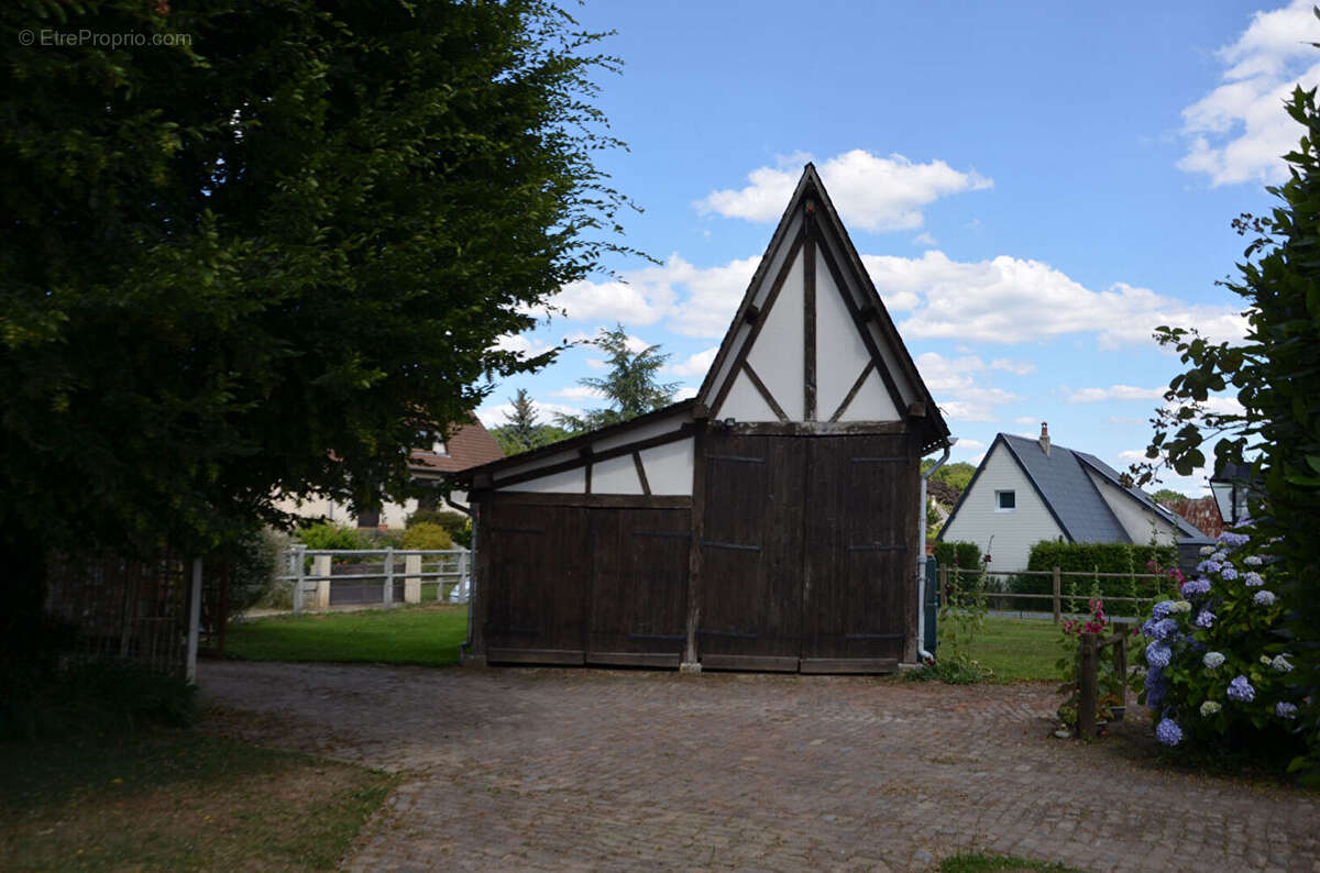 Maison spacieuse à vendre à Tourville-la-Campagne - Un véritable coup de coeur ! - photo 4