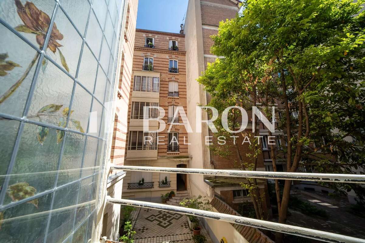 Appartement à PARIS-17E