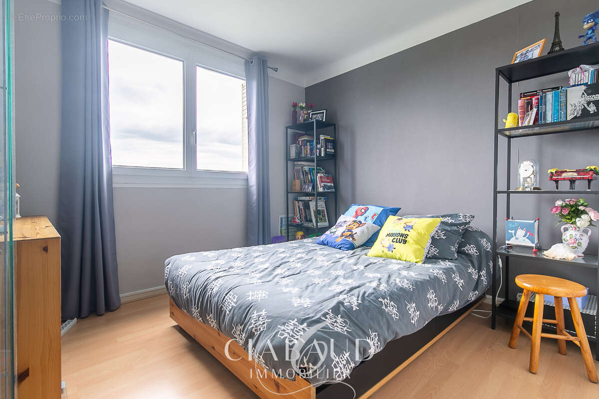 Appartement à MARSEILLE-4E