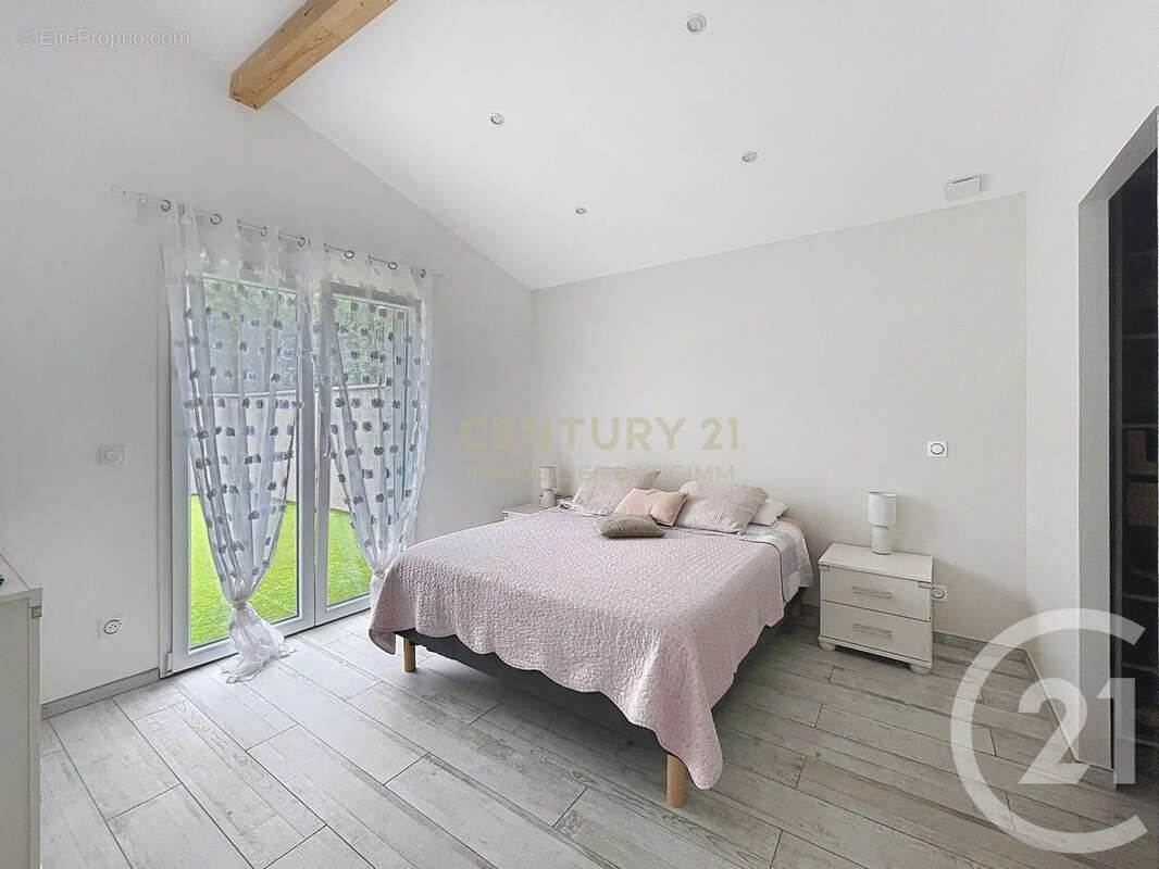 Maison à VAULX-MILIEU