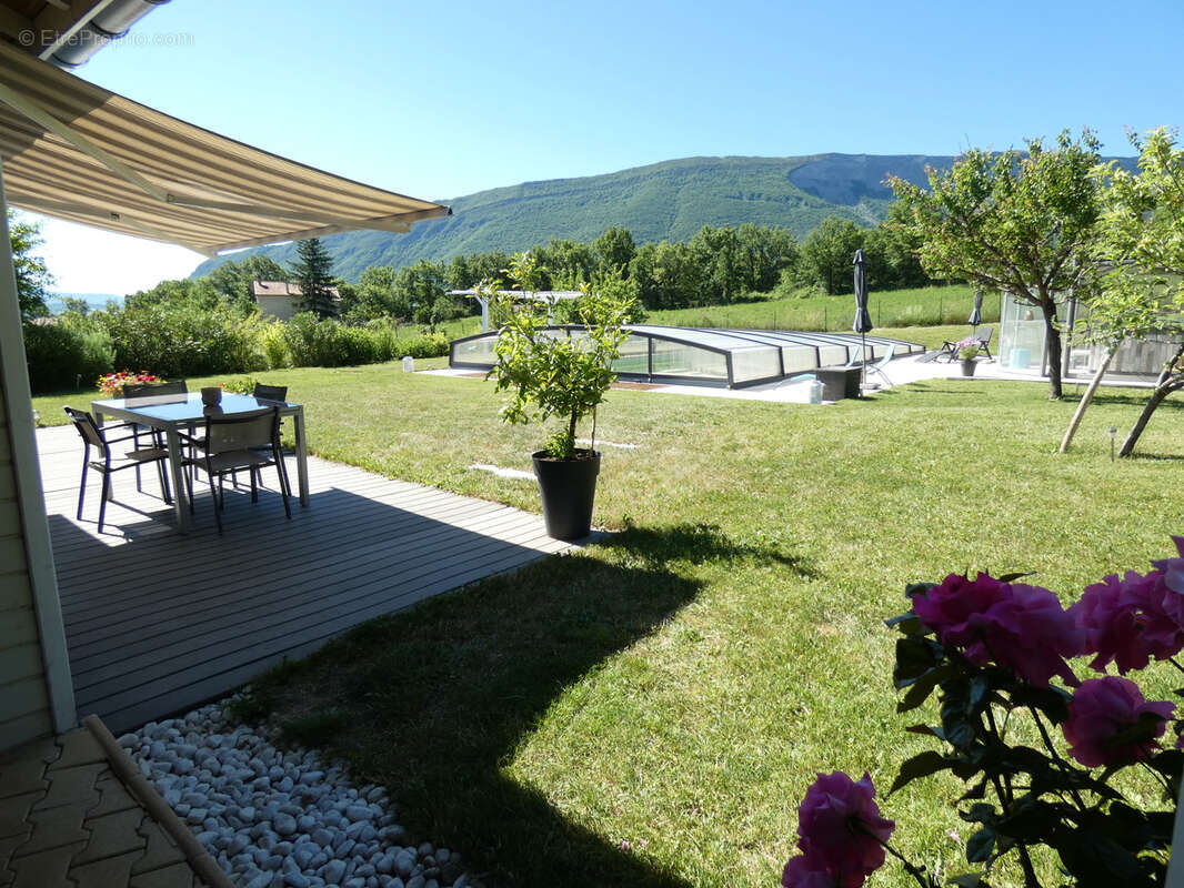 Maison à LARAGNE-MONTEGLIN