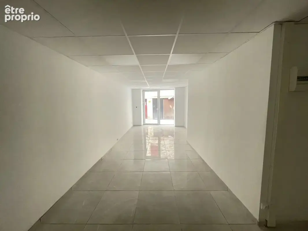 Commerce 32 m² à vendre à Aubagne (13400) - photo 5