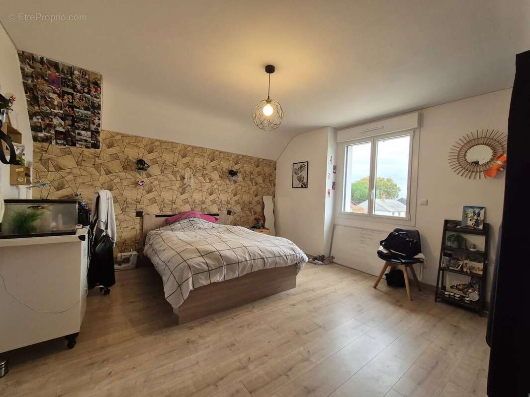 Maison à MESLAY-DU-MAINE