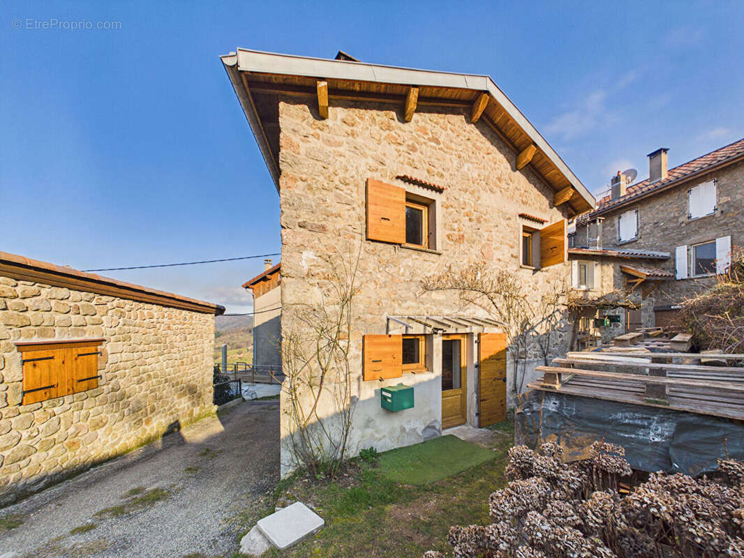 Maison à SAINT-BASILE