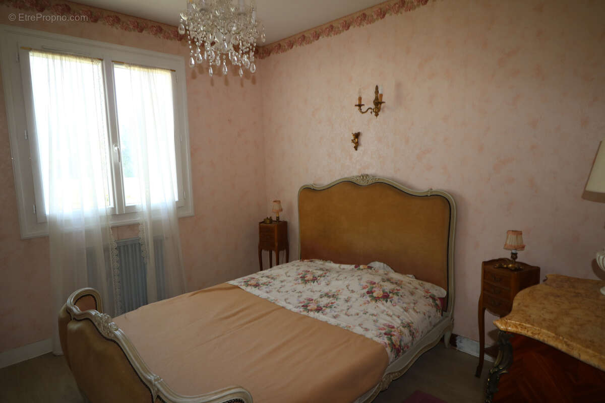 Maison à SAINTES