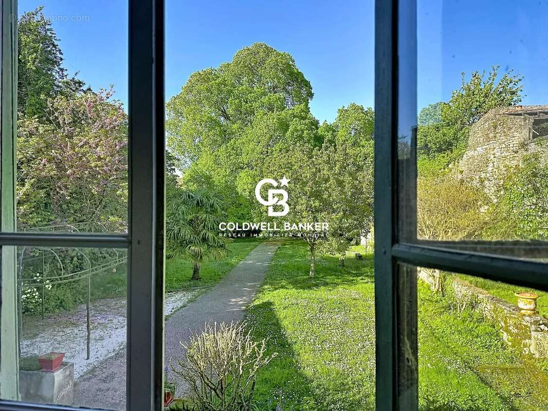 Maison à TONNAY-CHARENTE