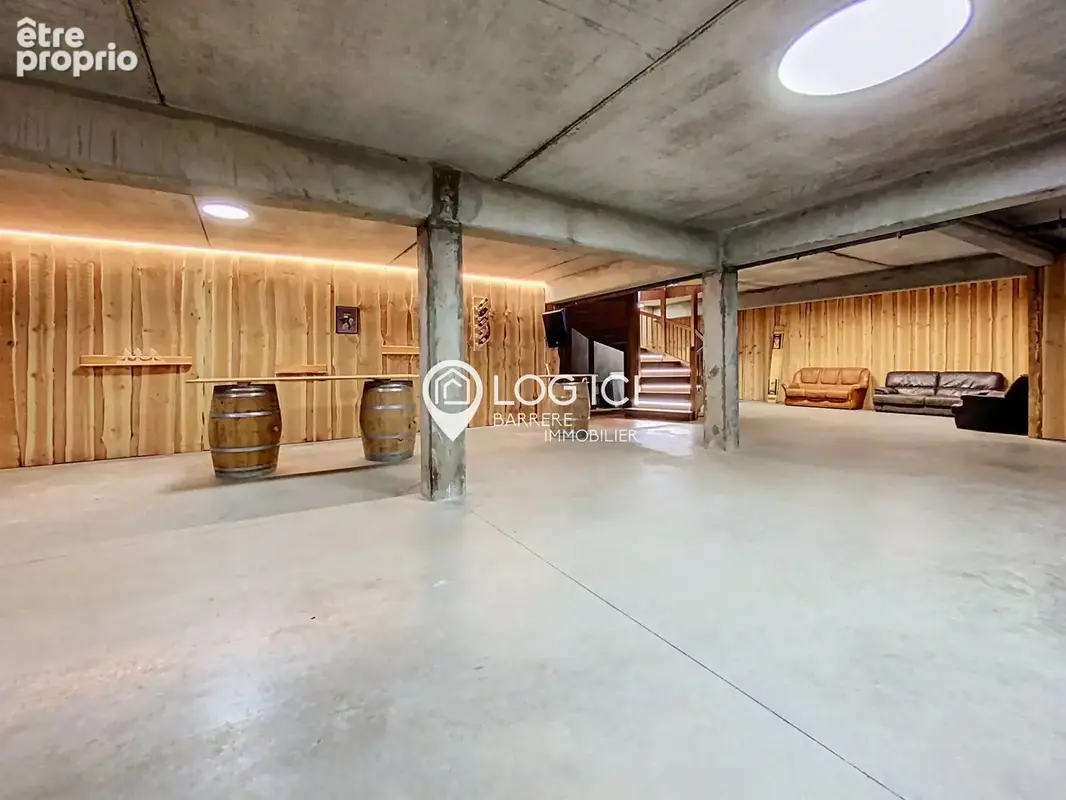 Domaine de caractère avec deux habitations et 14 hectares attenants - photo 5