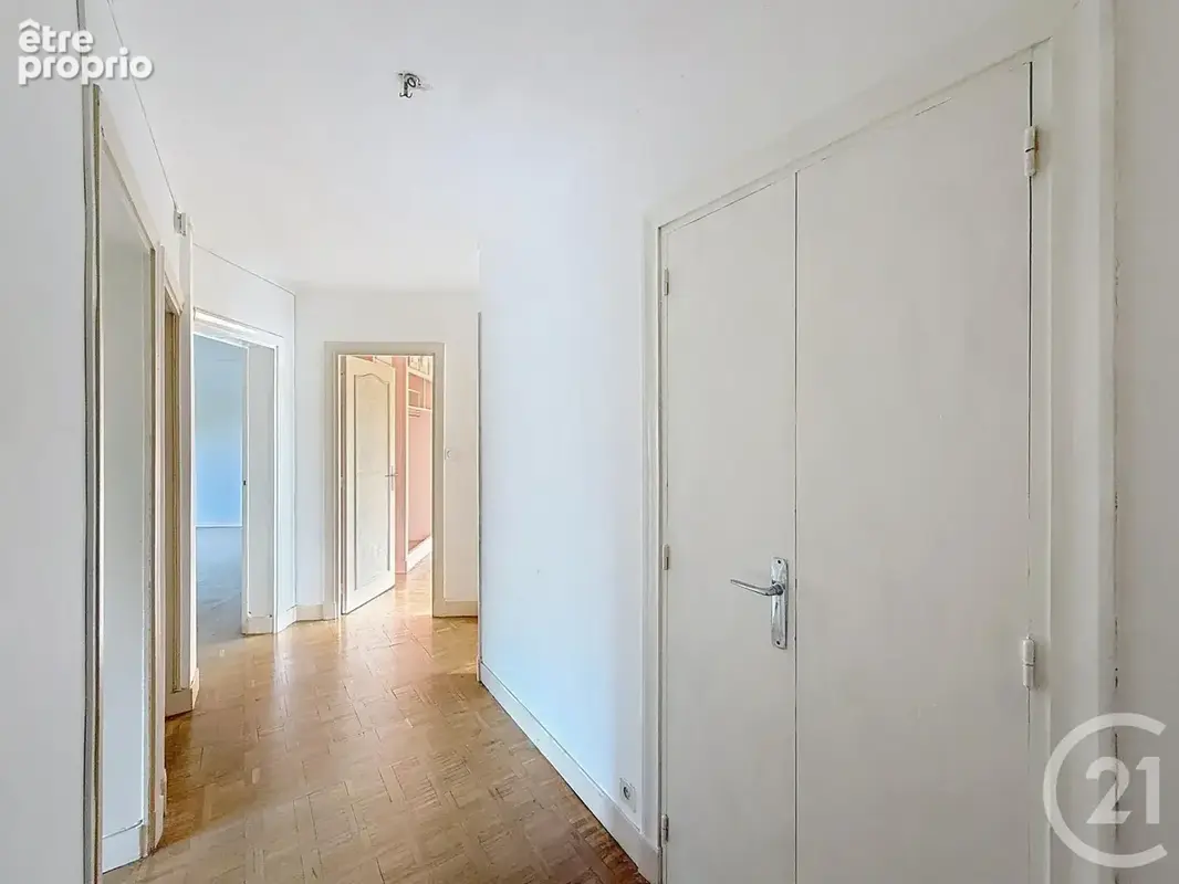 Appartement 79 m² à Sens  - photo 2