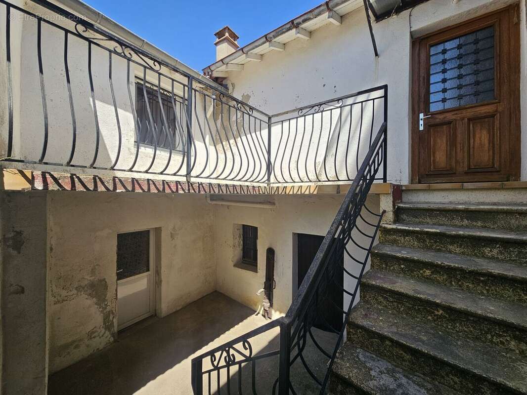 Maison 73 m² à Perigneux  - photo 4