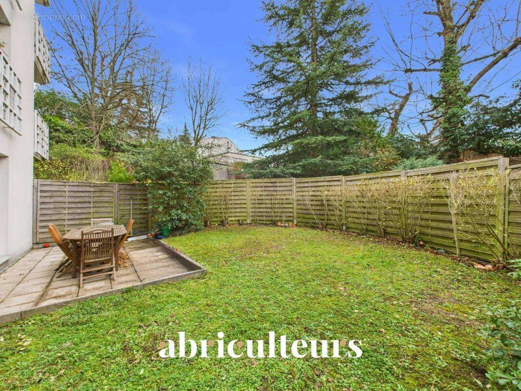 Appartement à LA CELLE-SAINT-CLOUD