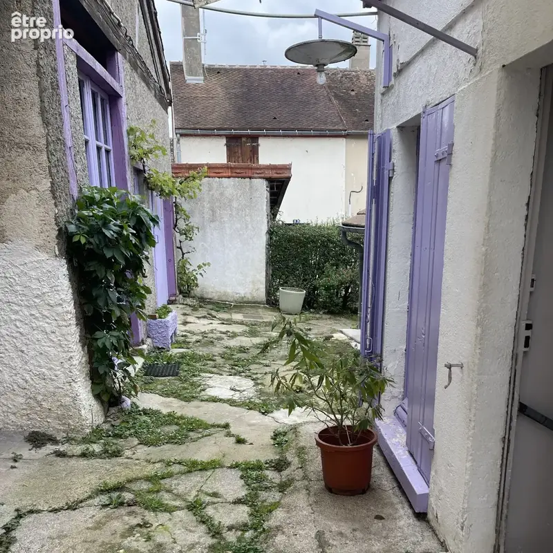 Au cœur de Léré, une maison d'habitation d'environ - photo 8
