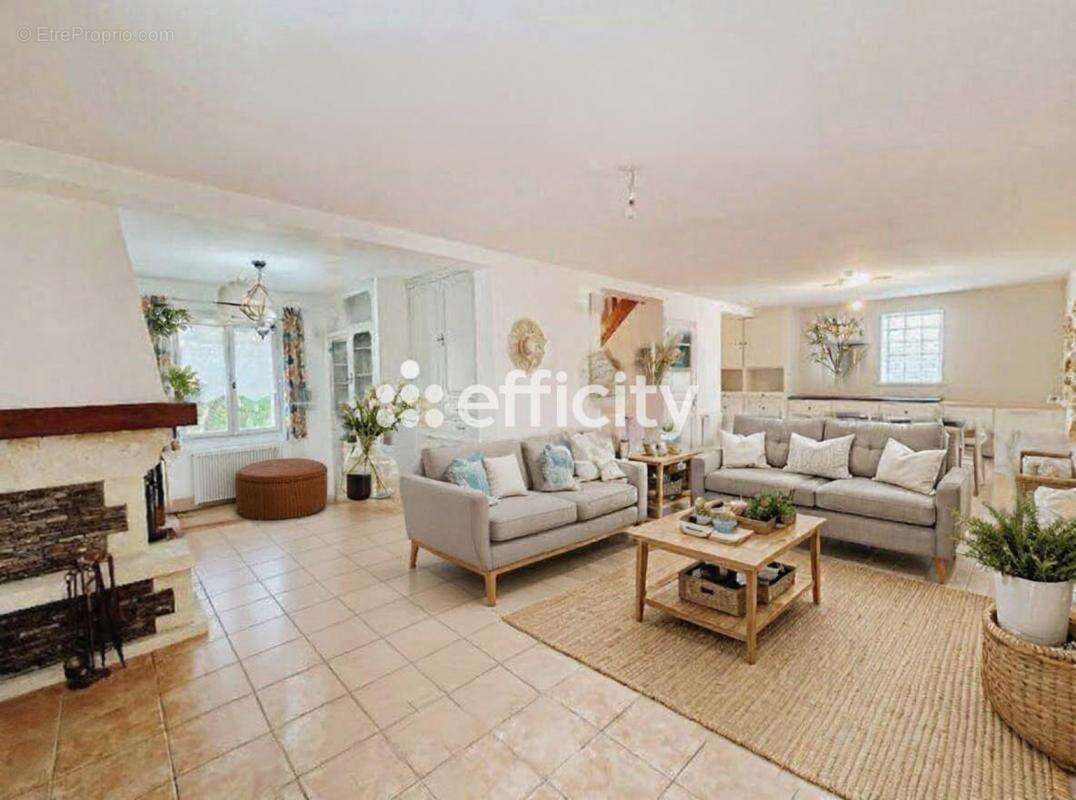 Maison à COURDIMANCHE