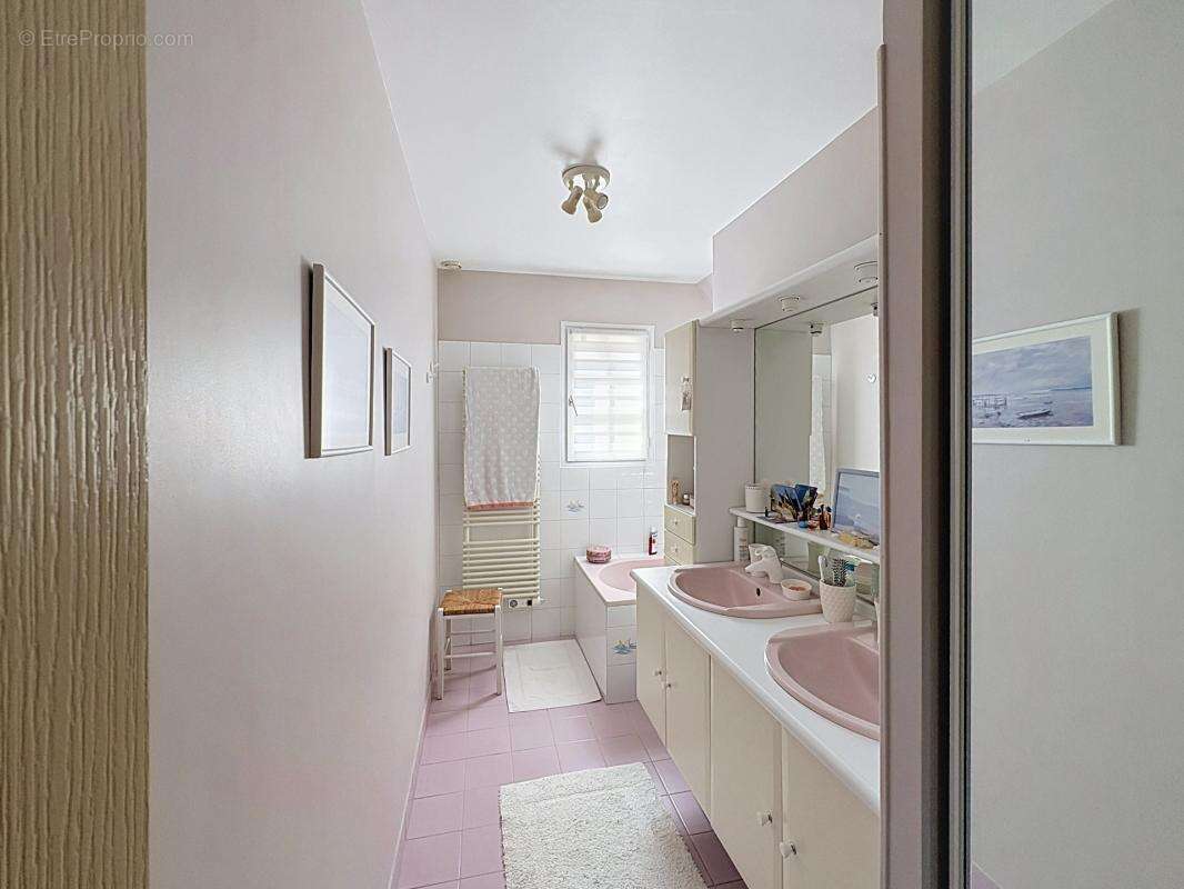 L ISLE ADAM (95) : Maison 170m² 850m² terrain 5 chambres - photo 17