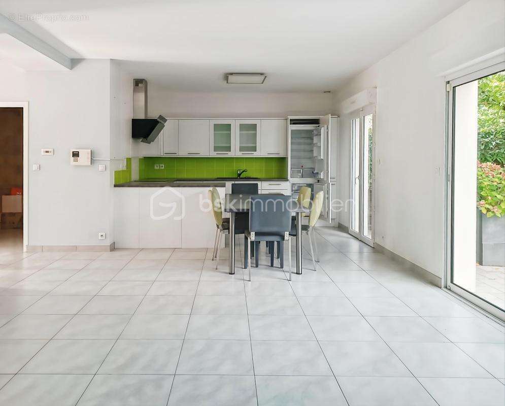 Maison à NEUILLY-PLAISANCE