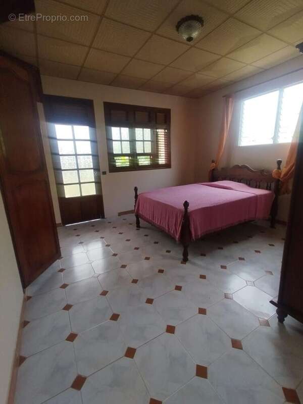 Maison 170 m² à Saint-Joseph  - photo 6