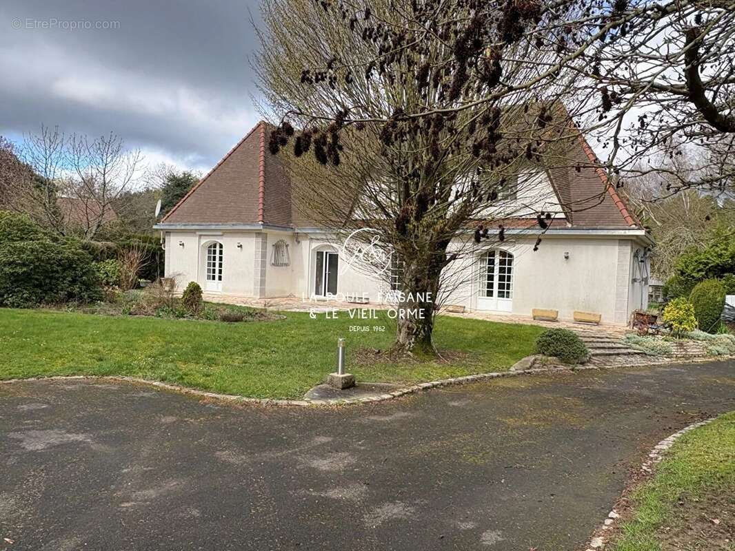 Maison à POIGNY-LA-FORET