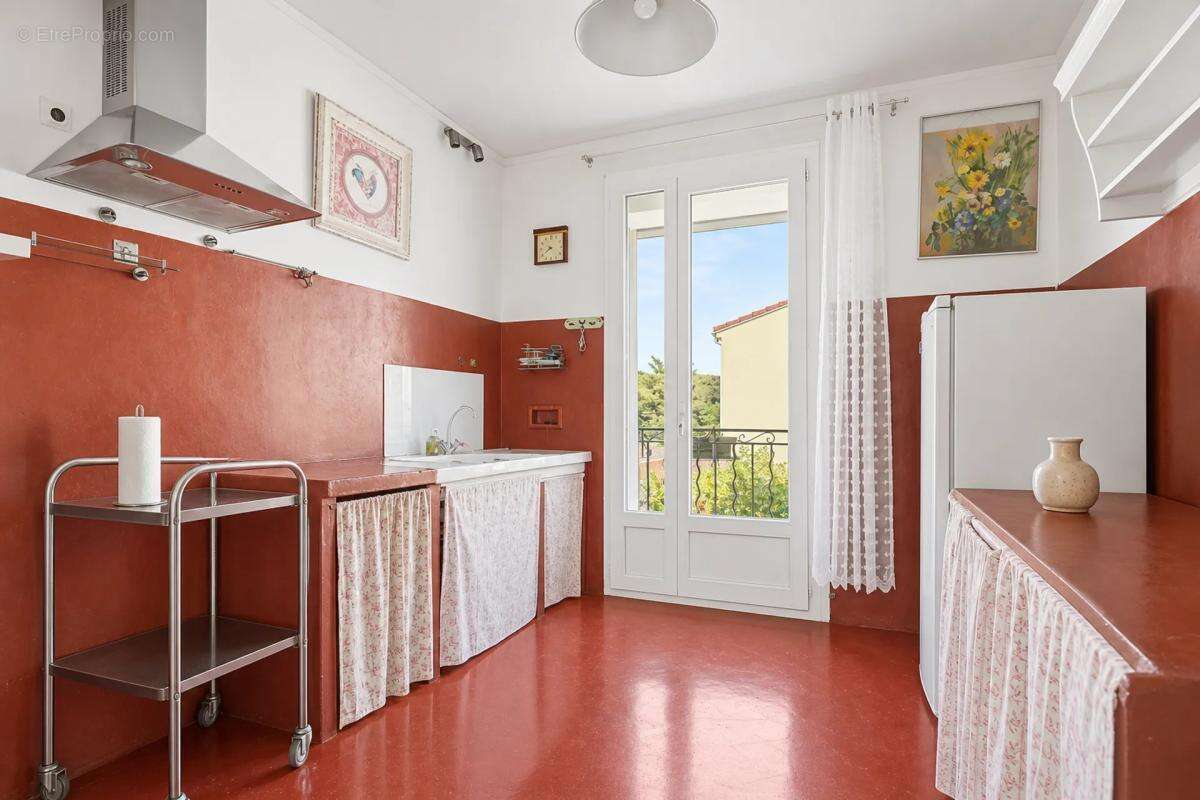 Maison de 9 pièces de 246 m² à Velaux - photo 4
