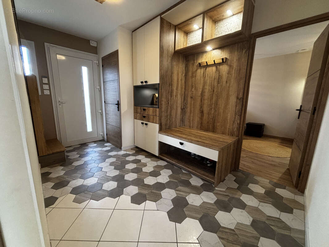Maison 150 m² à Beaumont-En-Veron  - photo 6