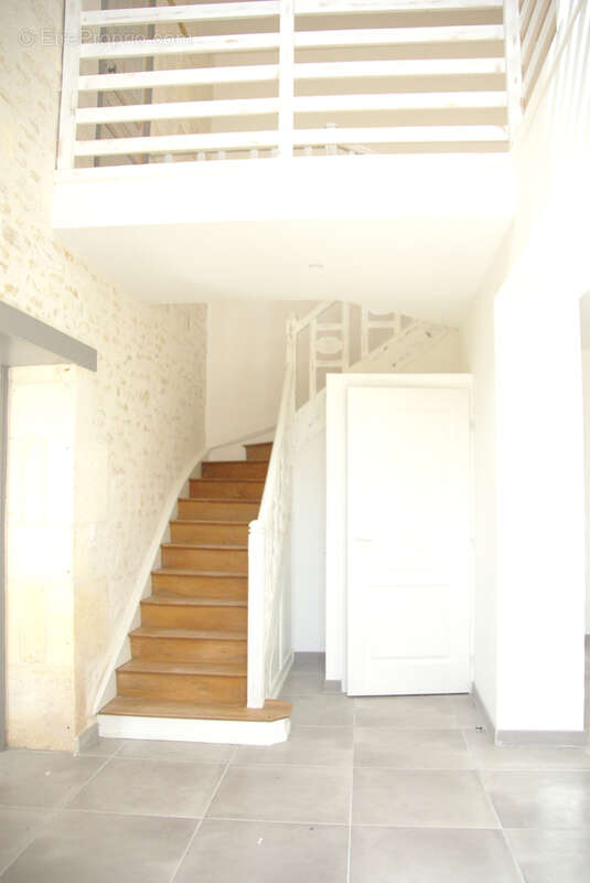 Maison de caractère entièrement rénovée   5 chambres   Dépendances - photo 6