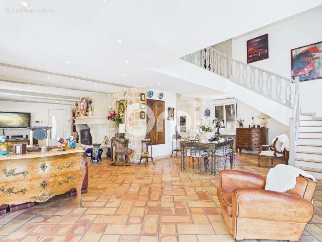 Maison à MANDELIEU-LA-NAPOULE