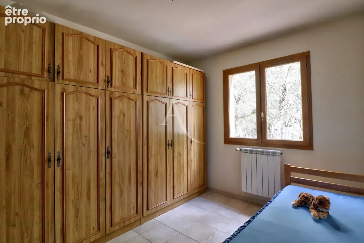 Villa de plain-pied avec terrain de 4554m2 et garage - photo 4