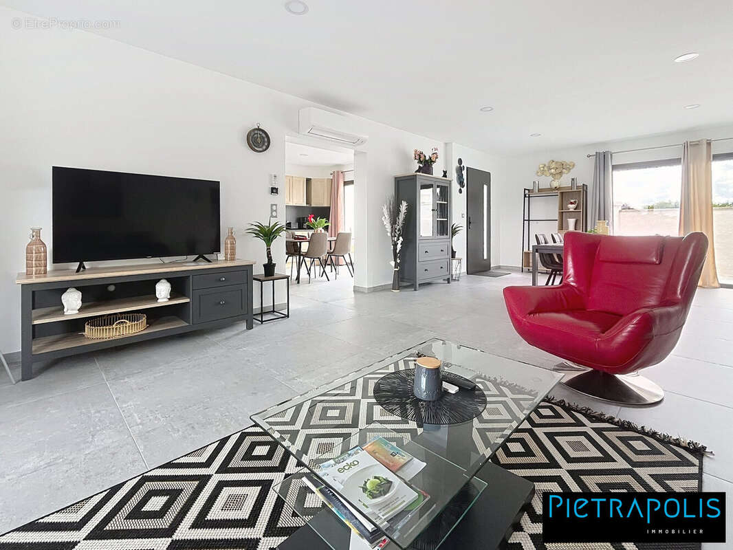 Maison à CRECHES-SUR-SAONE