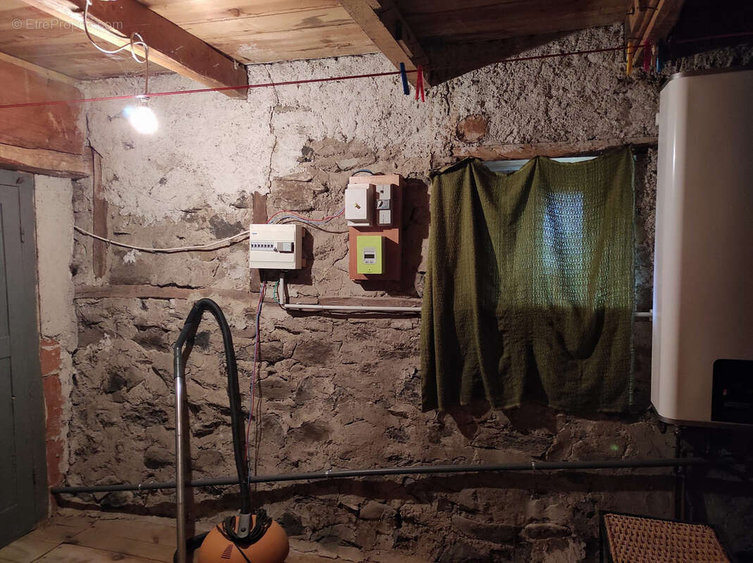 Maison à SAINT-JULIEN-DU-PINET