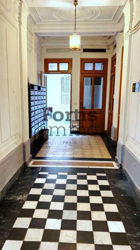 Appartement à PARIS-10E