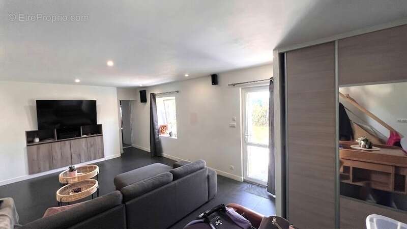 PLONÉIS (29) – Maison à vendre Type 6 de 115 m² habitable et 189 m² utile – Terrain de 1 320 m² – Double garage – Piscine - photo 19