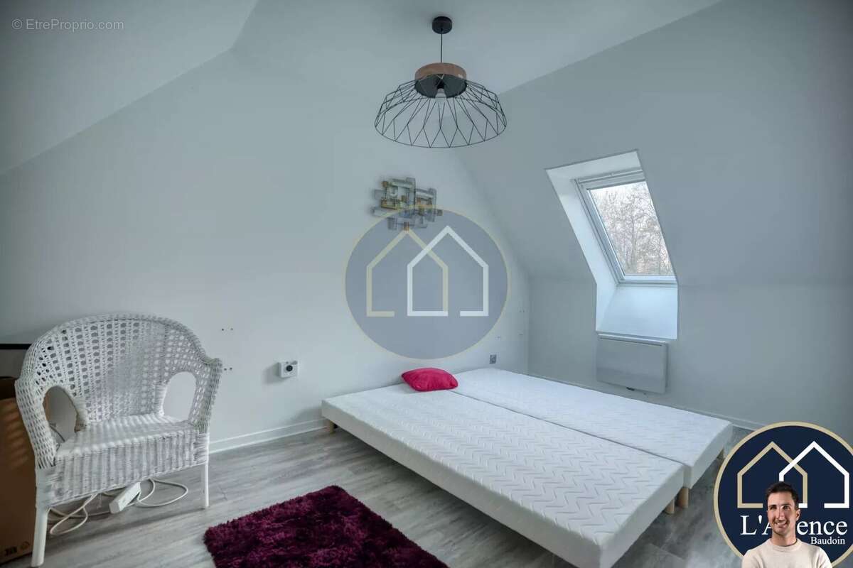 Maison à MONDONVILLE-SAINT-JEAN