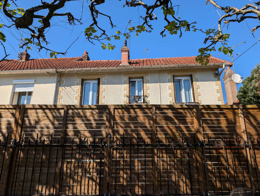Appartement à VILLENEUVE-LE-ROI
