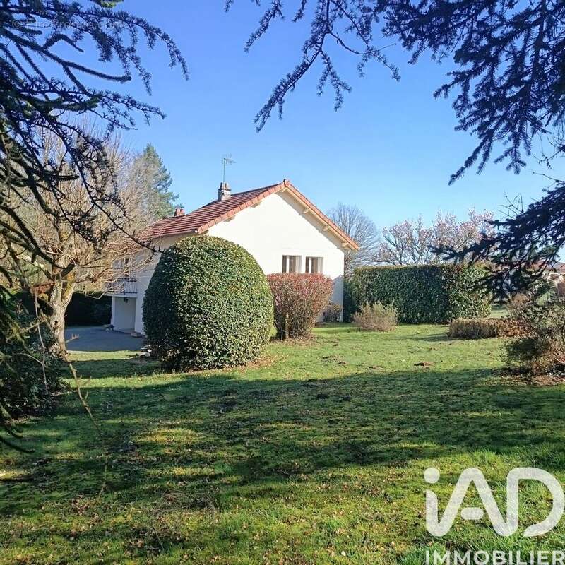 Photo 3 - Maison à SAINT-JUST-LE-MARTEL