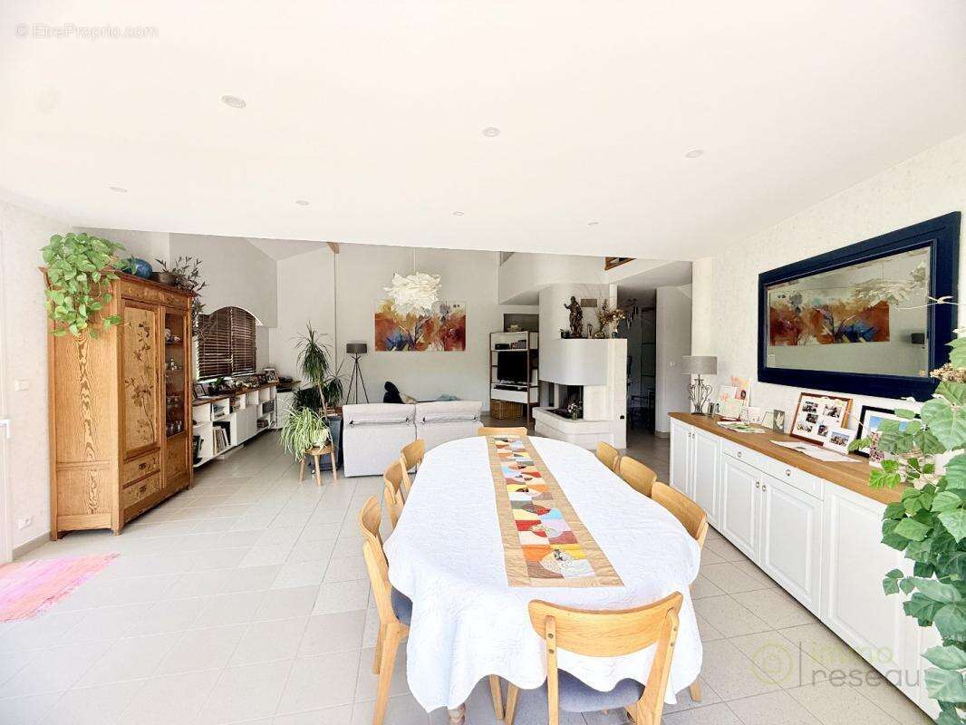 Maison 198 m² à Moras-En-Valloire  - photo 6