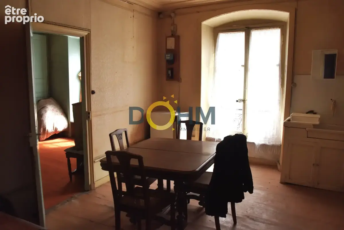 Immeuble a renover avec local commercial  . - photo 7