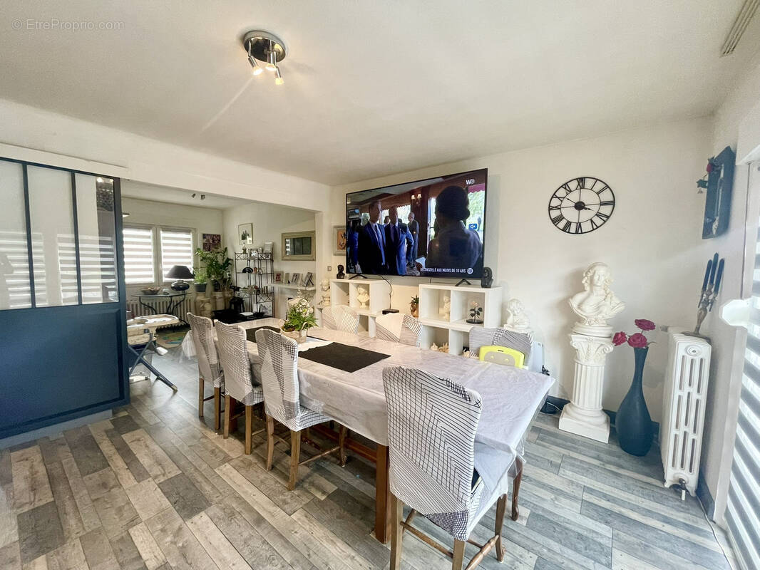 Maison à AUDUN-LE-ROMAN