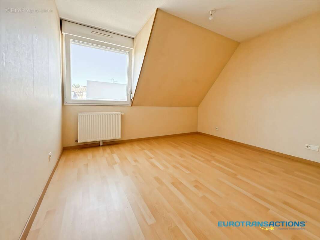 OBERHOFFEN-SUR-MODER, Appartement F4 de 80m² avec 2 terrasse et double garage - photo 4