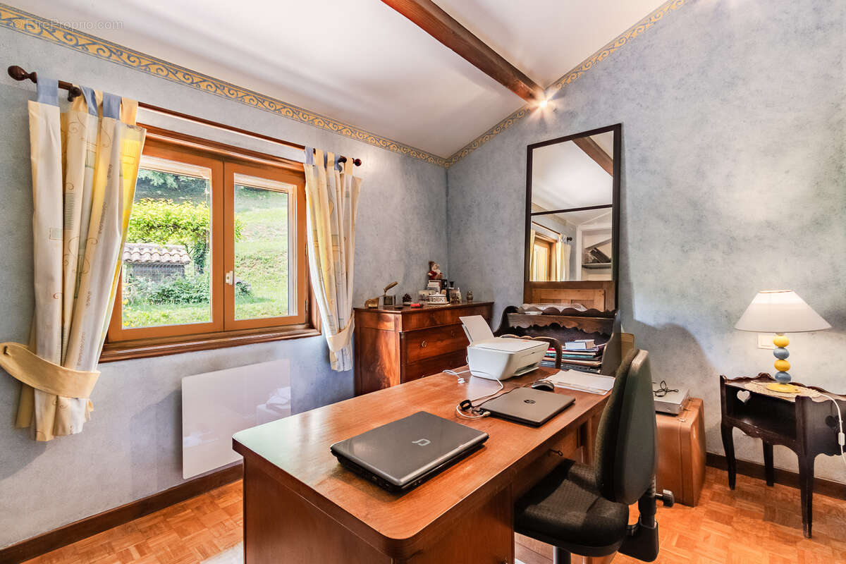 Maison à VILLE-SUR-JARNIOUX