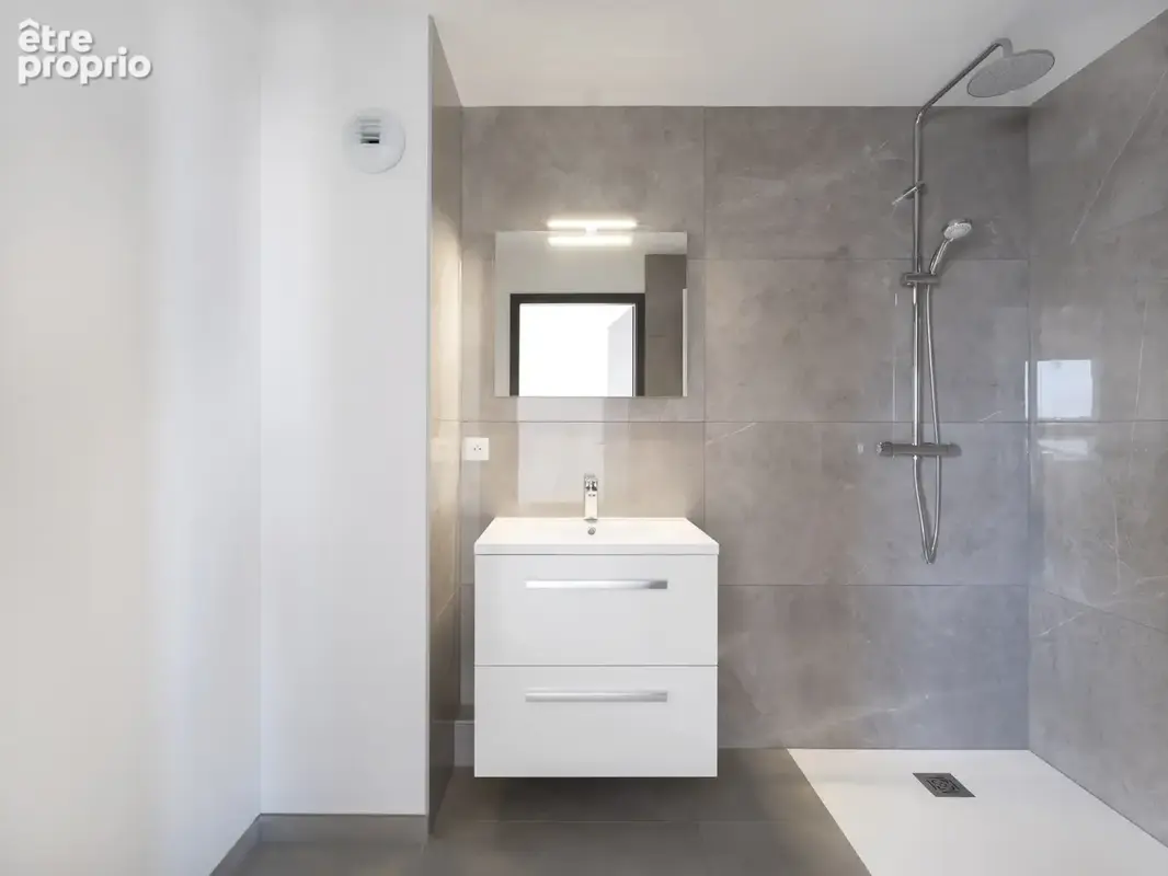 Appartement T4 de 155 m2 avec terrasse, loggia, garage et parking intérieur à Metz - photo 8