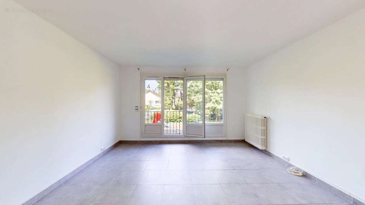 Appartement à LE PLESSIS-TREVISE