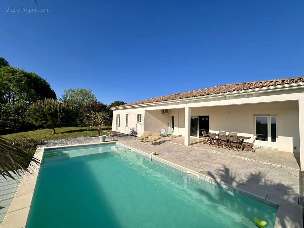Maison à SIGOULES