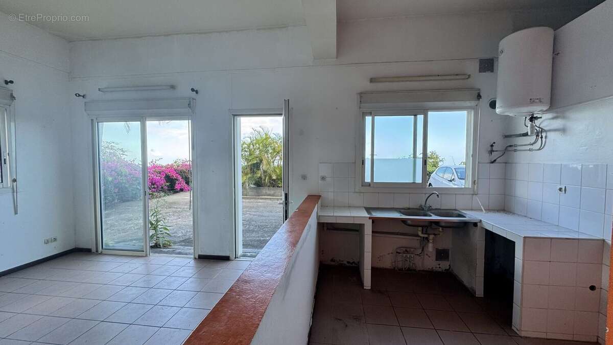 Appartement à LES AVIRONS