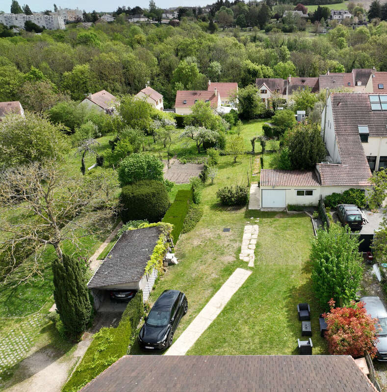 Maison à BONNIERES-SUR-SEINE