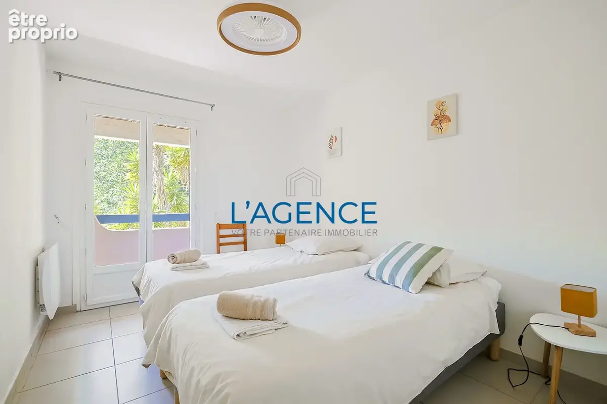 CARQUEIRANNE VILLA 233m2 - 8 Chambres  - Terrain 7023m avec piscine - photo 13