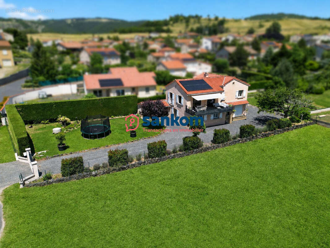 Maison à LE MONTEIL